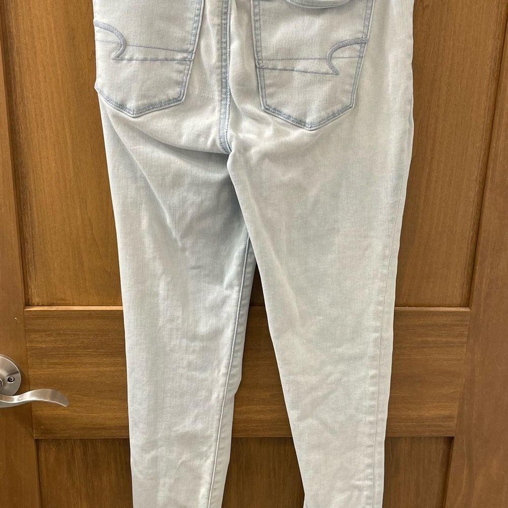 American Eagle Outfitters Light Wash Skinny Jeans